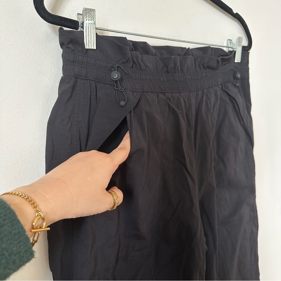 Athleta Trekkie High Rise Parachute Pants In Black Size 8 - Picture 8 of 13